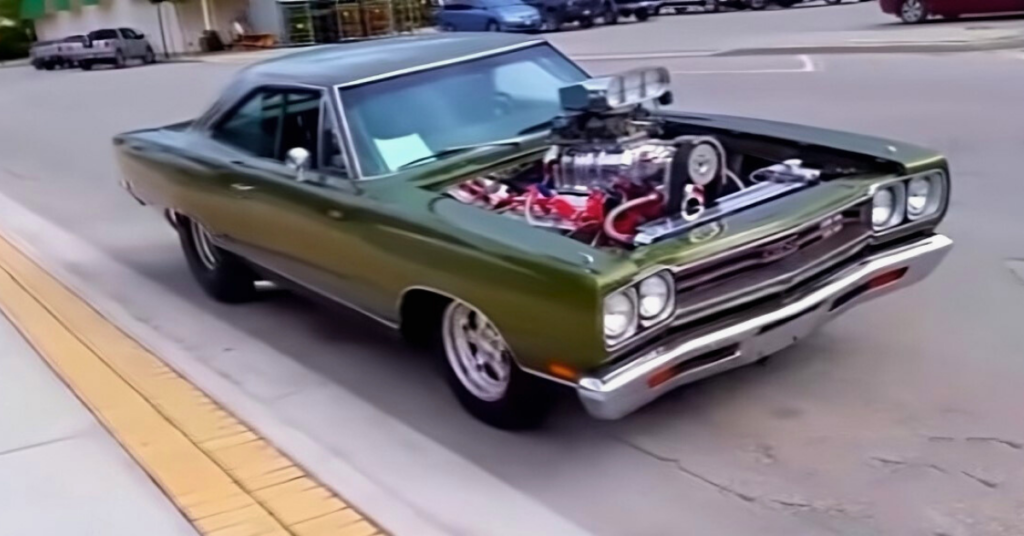 American-Muscle-Cars-Compilation-Big-Engines-Power-Sound-2-1024x536.png